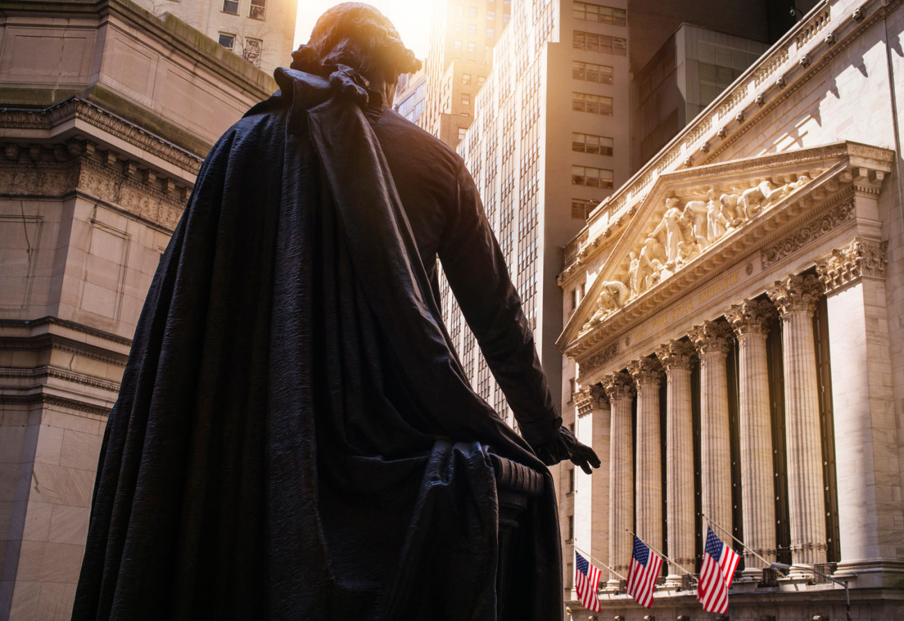 Statue of George Washington and Wall Street